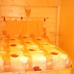 à Avec Terrasse Et Jardin Clôturé * La Bresse