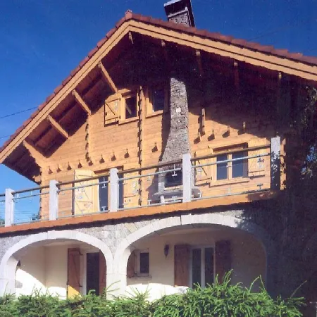 Chalet A Avec Terrasse Et Jardin Cloture