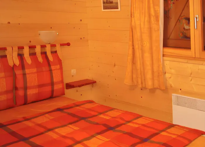 A Avec Terrasse Et Jardin Cloture シャレー *